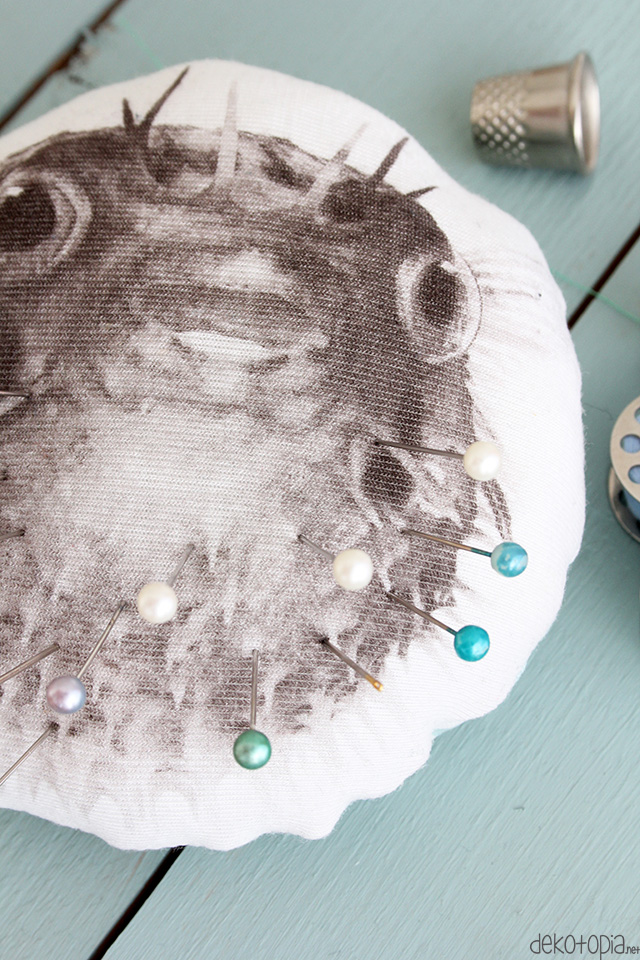 DIY Anleitung: nähe ein Nadelkissen mit Kugelfisch-Print. 