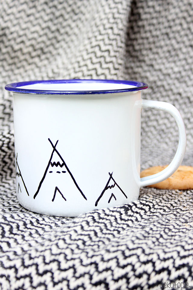 DIY Idee: Emailleta ssen mit Schrift und Tipis bemalt