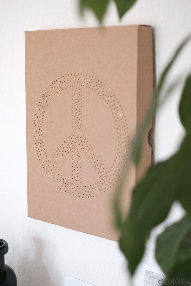 DIY Anleitung: Lichtbox aus Versandkaton und LED Lichterkette selber machen 